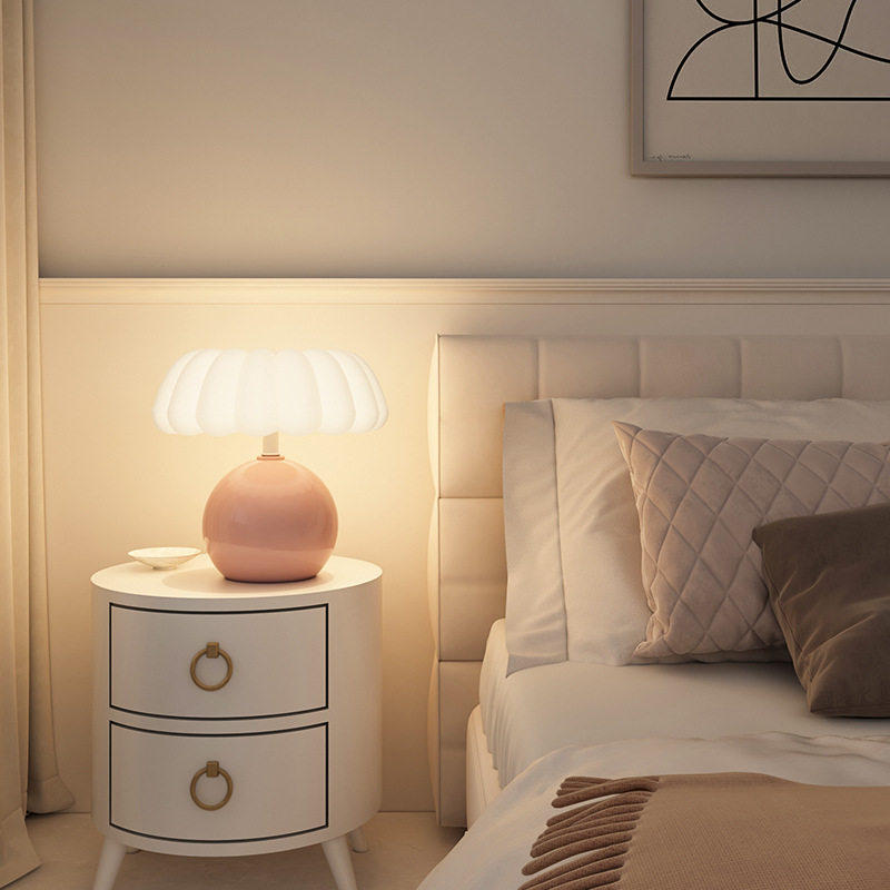 Cream Style Bedside Table Lamp - Mushroom Table Lamp recension och pris