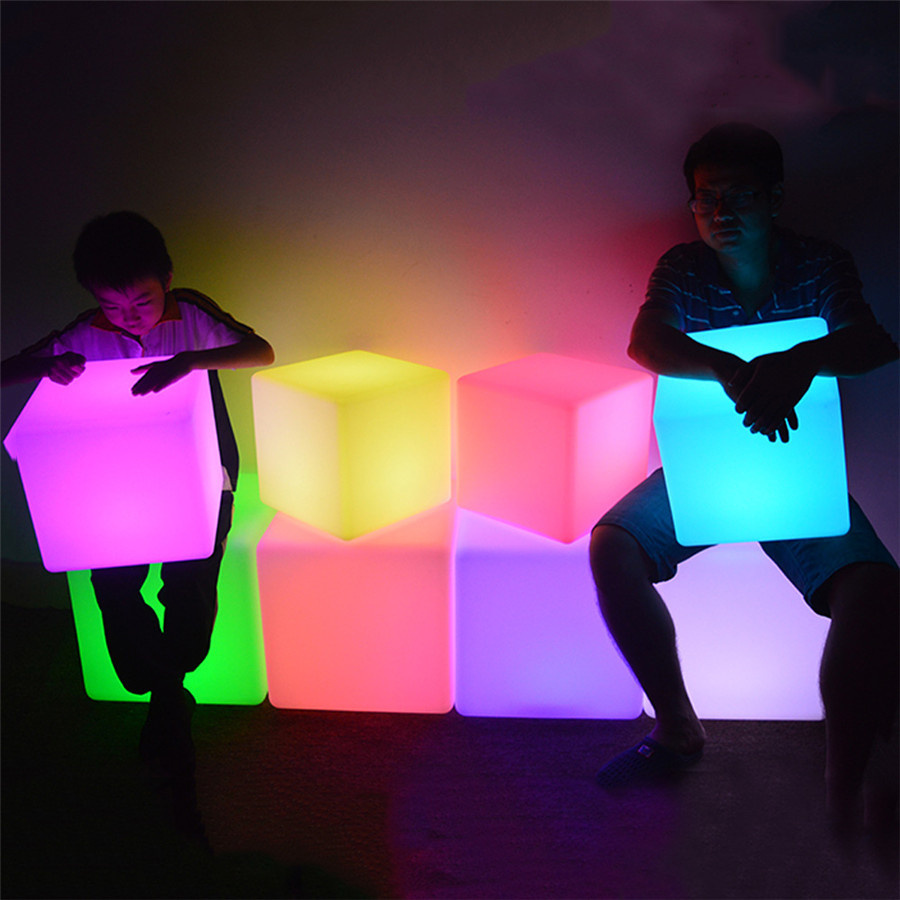 Glowing LED Luminous Cube Seat - Colour Changing Bulb recension och pris