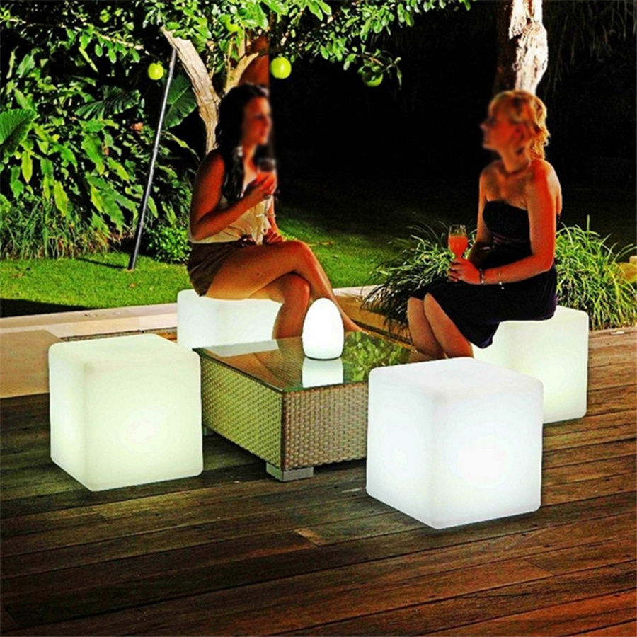 Glowing LED Luminous Cube Seat - Colour Changing Bulb recension och pris